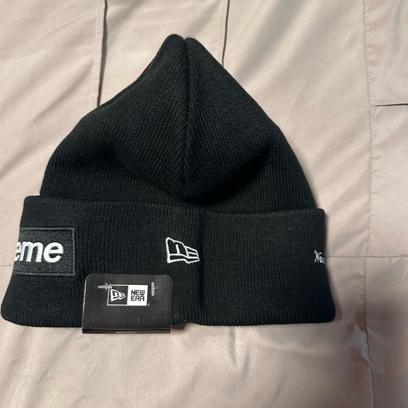 Supreme Black Knit Hat - Picture 2 of 5